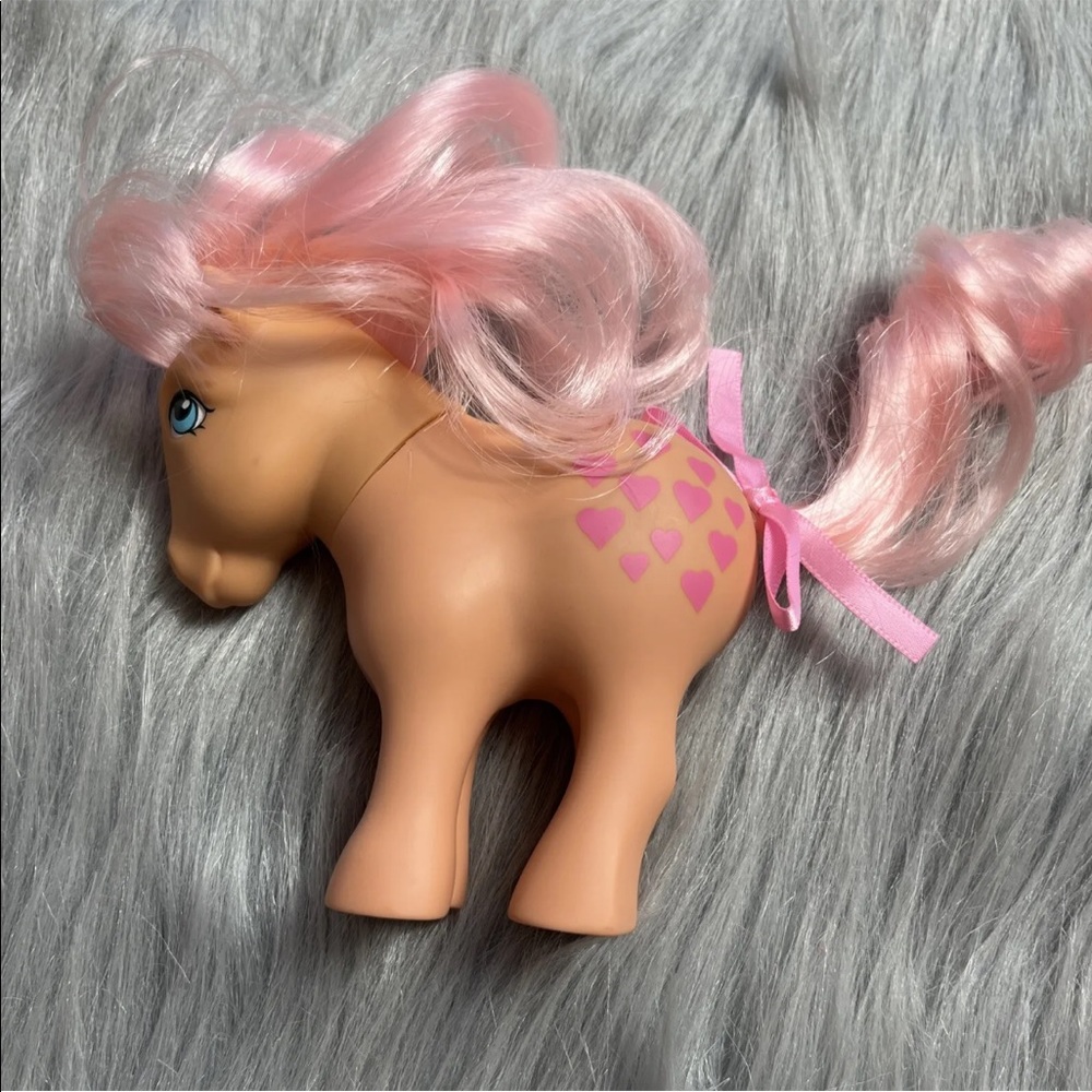 2017 Hasbro My Little Pony Peachy Hearts Remake Toy